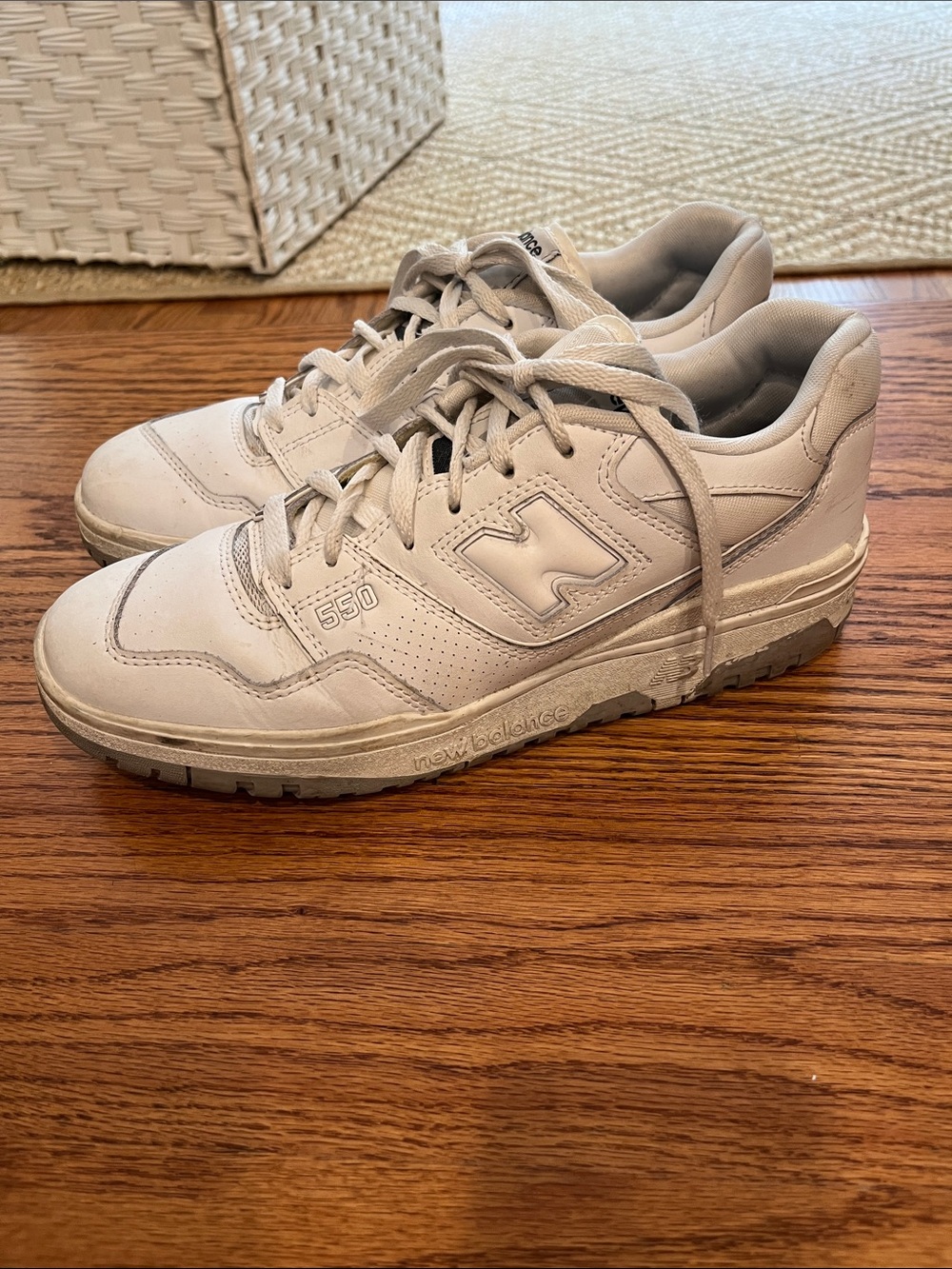 New Balance 550 Men’s Sneakers – Size 9